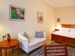Hunger Aparthotel